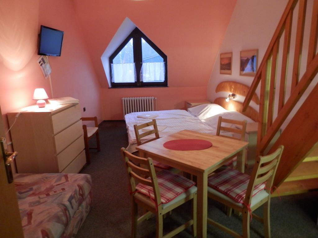 Pension Mona Harrachov Oda fotoğraf